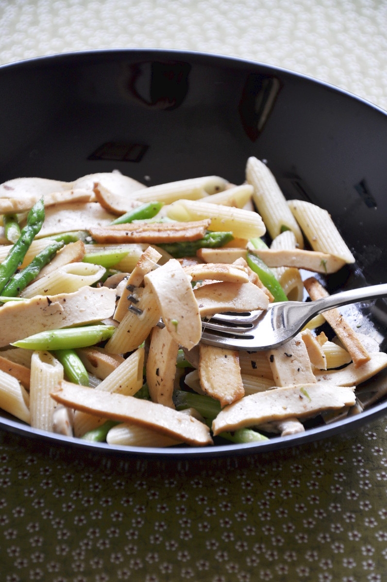 Penne Pasta with Mushroom and Asparagus