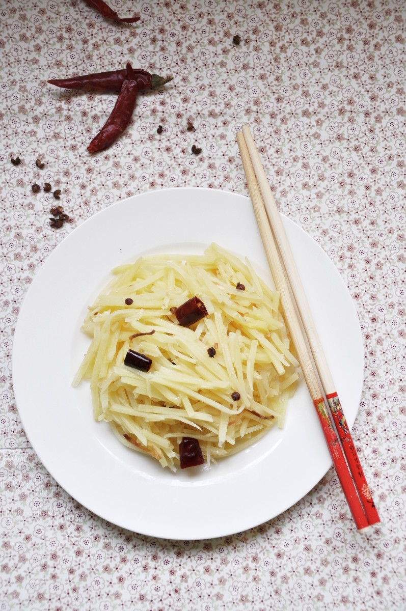 Spicy and Sour Shredded Potatoes